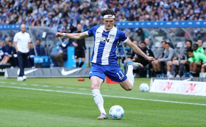 Fabian Reese on the ball Single image Crop action Sport Soccer Football DFL 2 Bundesliga Men 34 Matchday Season 2024 2025 18 05 2025 Hertha BSC Berlin vs Hannover 96 DFL regulations prohibit any use of photographs as image sequences and or quasi video