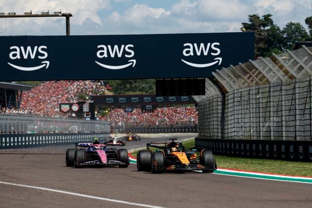 F1 - EMILIA ROMAGNA GRAND PRIX 2025 43 COLAPINTO Franco (arg), Alpine F1 Team A525, action 81 PIASTRI Oscar (aus), McLaren F1 Team MCL39, action during the Formula 1 AWS Gran Premio del Made in Italy e Dell™Emilia-Romagna 2025, Emilia Romagna Grand Prix 2025, 7th round of the 2025 FIA Formula One World Championship, WM, Weltmeisterschaft from May 16 to 18, 2025 on the Autodromo Internazionale Enzo e Dino Ferrari, in Imola, Italy - ImolaItaly Copyright: xALBERTOxVIMERCATIx
