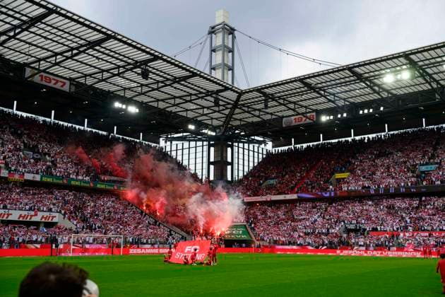 Pyro Pyrotechnik Die FCK Fans im Gästeblock , 1 FC Koeln vs 1 FC Kaiserslautern, 2 Bundesliga, 34 Spieltag, 18 05 2025 DFB regulations prohibit any use of photographs as image sequences and or quasi video Koeln Nordrhein Westfalen Germany Copyright: xkolbert-press MarcxNiemeyerx
