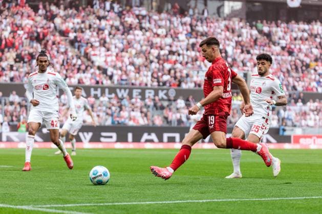 2 Soccer Bundesliga, 1 FC Köln 1 FC Kaiserslautern, 18 05 2025 duel Daniel Hanslik 1 FC Kaiserslautern, 19 , Jusuf Gazibegovic 1 FC Köln, 25 2 Soccer Bundesliga, 1 FC Köln 1 FC Kaiserslautern, Cologne, RheinEnergiestadion on 18 05 2025 DFL REGULATIONS PROHIBIT ANY USE OF PHOTOGRAPHS AS IMAGE SEQUENCES AND OR QUASI VIDEO Copyright: xBEAUTIFULxSPORTS Wunderlx