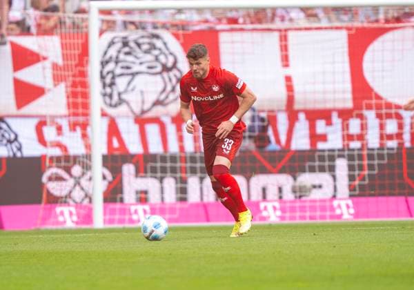 Jan Elvedi 1 FC Kaiserslautern, 33 18 05 2025, 1 FC Köln 1 FC Kaiserslautern Fussball, 2 Bundesliga, RheinEnergieStadion Köln DFL regulations prohibit any use of photographs as image sequences and or quasi video Copyright: HMBxMedia xMarcoxBader