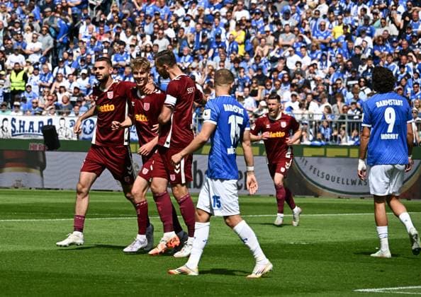 18 05 2025, xsltx, Soccer 2 Bundesliga, SV Darmstadt 98 Jahn Regensburg 2 v l Leopold Wurm SSV Jahn Regensburg celebrates his goal for 1 0 DFL DFB REGULATIONS PROHIBIT ANY USE OF PHOTOGRAPHS as IMAGE SEQUENCES and or QUASI VIDEO