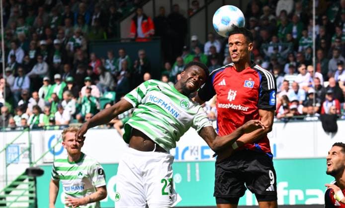 18 05 2025 Soccer Season 2024 2025 2 Soccer Bundesliga 34 Matchday SpVgg Greuther Fürth Kleeblatt Hamburger HSV Hamburg HSV Sportfoto Zink xwoxzix DFL regulations prohibit any use of photographs as image sequences and or quasi video only for editorial use Gideon Jung 23, SpVgg Greuther Fürth Robert Glatzel 9, Hamburger SV HSV