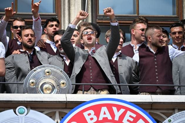 Thomas MUELLER MÜLLER,Bayern Muenchen celebrates on the town hall balcony Football Bundesliga womens and mens double celebration FC Bayern Muenchen,Champions celebration on the town hall balcony on Marienplatz in Munich on 18 05 2025 Football 1 Bundesliga season 2024 2025, 34 matchday,