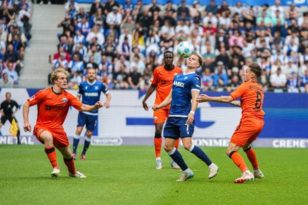 2 Soccer Bundesliga, Karlsruher SC SC Paderborn 07, 18 05 2025 Dzenis Burnic Karlsruher SC 7 in duel with Marvin Mehlem SC Paderborn 6 2 Soccer Bundesliga, Karlsruher SC SC Paderborn 07 BBBank Wildpark Karlsruhe, 18 05 2025 DFB DFL REGULATIONS PROHIBIT ANY USE OF PHOTOGRAPHS AS IMAGE SEQUENCES AND OR QUASI VIDEO Copyright: xBEAUTIFULxSPORTS Boscox