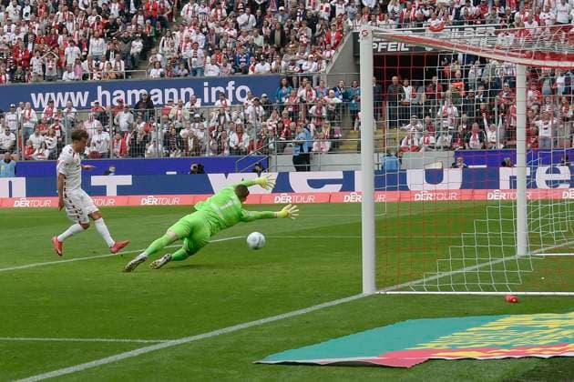 Luca Waldschmidt Koeln 9 scores the goal for 2 0 18 05 2025 Soccer 1 FC Koeln vs 1 FC Kaiserslautern, Rheinenergiestadion, Koeln, DFB DFL REGULATIONS PROHIBIT ANY USE OF PHOTOGRAPHS AS IMAGE SEQUENCES AND OR QUASI VIDEO Copyright: xpepphotox xHorstxMauelshagenx pep00321, pep_20250508_hm_32274