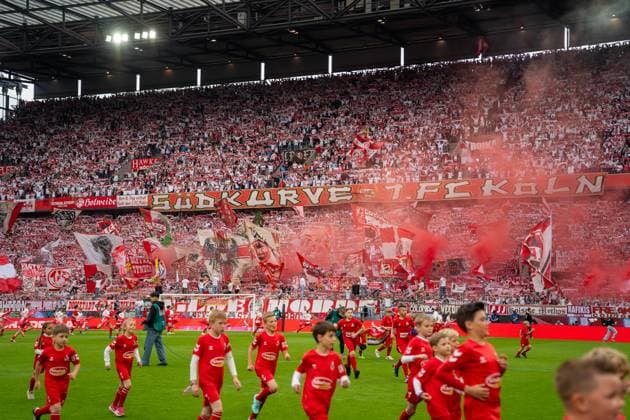 Pyrotechnics in the curve of 1 FC Koeln before kick-off 1 FC Koeln vs 1 FC Kaiserslautern, Football, 2 Bundesliga, Matchday 34, Season 2024 2025, 18 05 2025 DFL REGULATES PROHIBIT ANY USE OF PHOTOGRAPHS AS IMAGE SEQUENCES AND OR QUASI VIDEO 1 FC Koeln vs 1 FC Kaiserslautern, Football, 2 Bundesliga, Matchday 34, Season 2024 2025, 18 05 2025 Koeln Copyright: xEibner-Pressefoto JustinxDerondex EP_JDU
