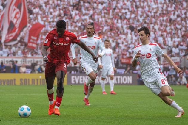 Ragnar Ache 1 FC Kaiserslautern, 09 pressed by Denis Huseinbasic 1 FC Koeln, 08 1 FC Koeln vs 1 FC Kaiserslautern, Football, 2 Bundesliga, Matchday 34, Season 2024 2025, 18 05 2025 DFL REGULATES PROHIBIT ANY USE OF PHOTOGRAPHS AS IMAGE SEQUENCES AND OR QUASI VIDEO 1 FC Koeln vs 1 FC Kaiserslautern, Football, Bundesliga 2, Matchday 34, Season 2024 2025, 18 05 2025 Koeln Copyright: xEibner-Pressefoto JustinxDerondex EP_JDU