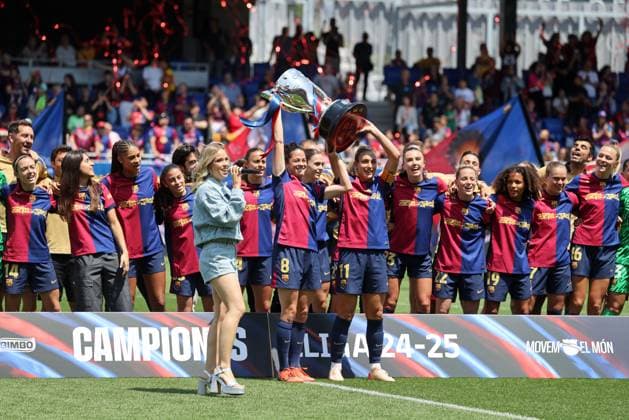 FC Barcelona, Barca Femeni v Athletic Club Femenino - Liga F The FC Barcelona Femeni players celebrate their Liga F title at the end of the match between FC Barcelona Femeni and Athletic Club Femenino, corresponding to week 30 of the Liga F, played at the Johan Cruyff Stadium in Barcelona, Spain, on May 18, 2025. Barcelona Barcelona Spain  Copyright: xUrbanandsportx originalFilename:urbanandsport-fcbarcel250518_npnmn.jpg