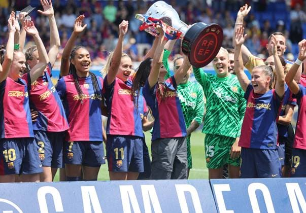 FC Barcelona, Barca Femeni v Athletic Club Femenino - Liga F The FC Barcelona Femeni players celebrate their Liga F title at the end of the match between FC Barcelona Femeni and Athletic Club Femenino, corresponding to week 30 of the Liga F, played at the Johan Cruyff Stadium in Barcelona, Spain, on May 18, 2025. Barcelona Barcelona Spain  Copyright: xUrbanandsportx originalFilename:urbanandsport-fcbarcel250518_npxYF.jpg