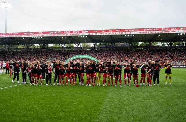 Soccer, Women, Season 2024 2025, 2 Womens Bundesliga 26 Matchday , 1 FC Union Berlin FSV Gütersloh, Union celebrates the championship after the final whistle, 18 05 2025, Copyright: xMatthiasxKochx