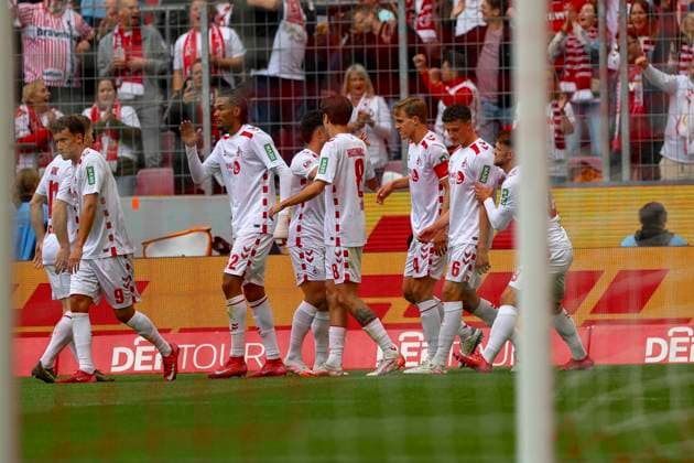 Cologne, Germany, 18 05 25 Eric Martel 1 FC Köln goal celebration, cheers with his team after scoring the 1 0 goal during the 2 Bundesliga match between 1 FC Köln vs 1 FC Kaiserslautern at RheinEnergieStadion Cologne RheinEnergieStadion North Rhine Westphalia Germany Copyright: xBrauer-Fotoagenturx xAdrianxSchlx