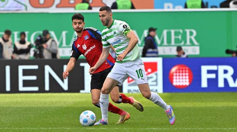 18 05 2025 Soccer Season 2024 2025 2 Soccer Bundesliga 34 Matchday SpVgg Greuther Fürth Kleeblatt Hamburger HSV Hamburg HSV Sportfoto Zink MeZi xmexzix DFL regulations prohibit any use of photographs as image sequences and or quasi video only for editorial use Branimir Hrgota 10, SpVgg Greuther Fürth before Daniel Elfadli 8, Hamburger SV HSV