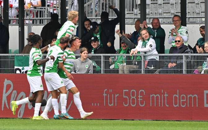 18 05 2025 Soccer Season 2024 2025 2 Soccer Bundesliga 34 Matchday SpVgg Greuther Fürth Kleeblatt Hamburger HSV Hamburg HSV Sportfoto Zink MeZi xmexzix DFL regulations prohibit any use of photographs as image sequences and or quasi video only for editorial use Torjubel Jubel Freude nach Treffer Torschuß zum 1 0 durch Felix Klaus 30, SpVgg Greuther Fürth