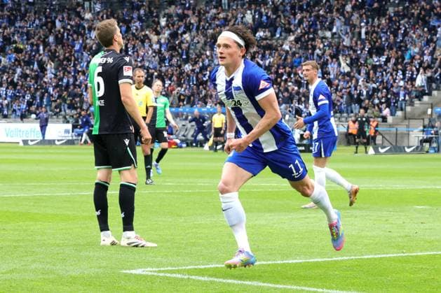 DEU, DFL, 2 FBL, Hertha BSC vs Hannover 96, 18 05 2025, Berliner Olympiastadion, Berlin, DEU, DFL, 2 FBL, Hertha BSC vs Hannover 96, im Bild 1 1 durch Fabian Reese Hertha BSC Berlin 11 DFL regulations prohibit any use of Photographs as image sequences and or quasi video nordphotoxGmbHx xEngler nph00076