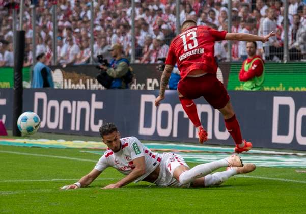Duel between Leart Pacarada 1 FC Koeln, 17 and Erik Wekesser 1 FC Kaiserslautern, 13 18 05 2025, 1 FC Köln 1 FC Kaiserslautern Football, 2 Bundesliga, RheinEnergieStadion Köln DFL regulations prohibit any use of photographs as image sequences and or quasi video Copyright: HMBxMedia xMarcoxBader