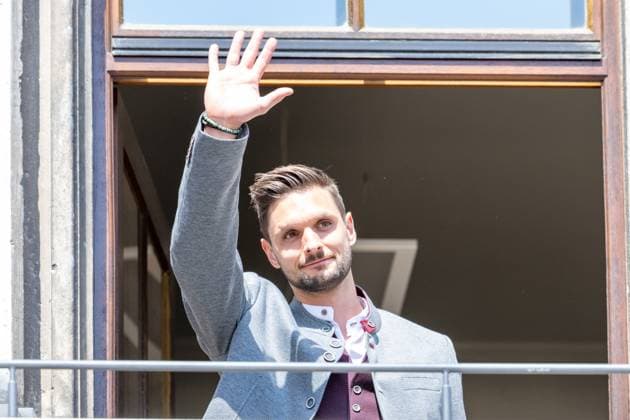 Sven Ulreich 26 FC Bayern Muenchen , Meisterfeier, Rathausbalkon, FC Bayern Muenchen und FC Bayern Frauen, Fussball, 18 05 2025 DFB regulations prohibit any use of photographs as image sequences and or quasi video Muenchen Bayern Deutschland Copyright: xkolbert-press UlrichxGamelx