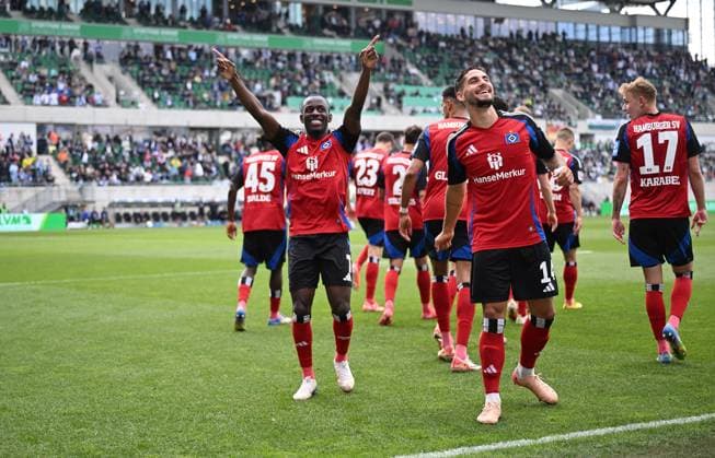 18 05 2025, xjhx, Fussball 2 Bundesliga, Spvgg Greuther Fuerth Hamburger SV v l Jean Luc Dompe Hamburger SV celebrate the goal, Der Torjubel zum 1 1 DFL DFB REGULATIONS PROHIBIT ANY USE OF PHOTOGRAPHS as IMAGE SEQUENCES and or QUASI VIDEO Fuerth