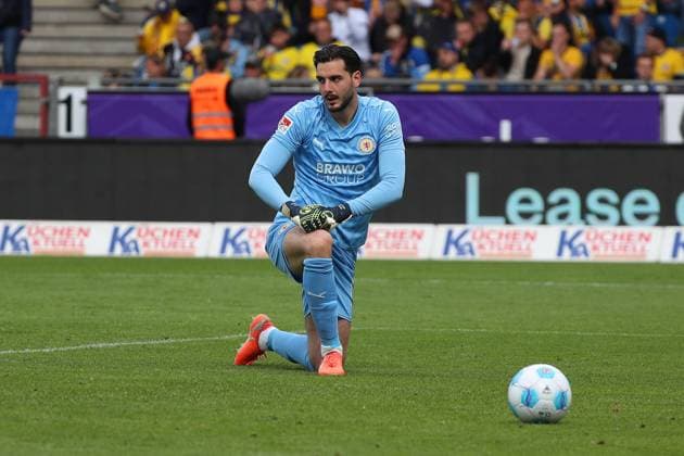 Braunschweig vs Nuremberg, 2 BL Braunschweig, 18 05 2025, FOOTBALL Eintracht Braunschweig vs 1 FC Nuremberg, 2 BL, season 2024 25 Goalkeeper Marko Johansson Eintracht Braunschweig after the goal to 0 4 Braunschweig