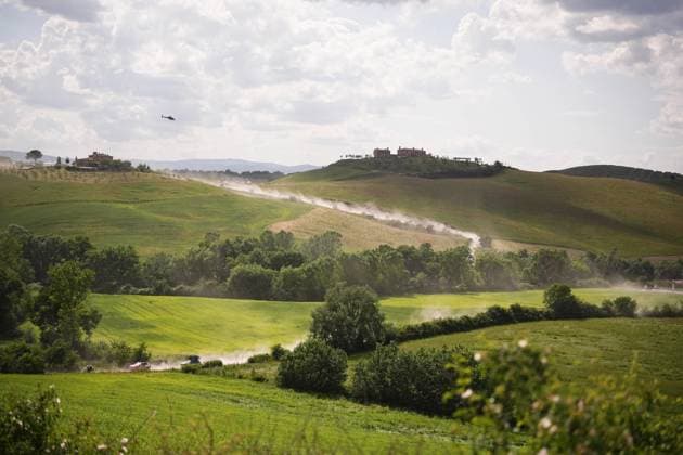 Sport Bilder des Tages Stage 9 of the Giro d™Italia from Gubbio to Siena, Italy - Sunday, May 18, 2025. - cycling.  Copyright: xMarcoxAlpozzi LaPressex
