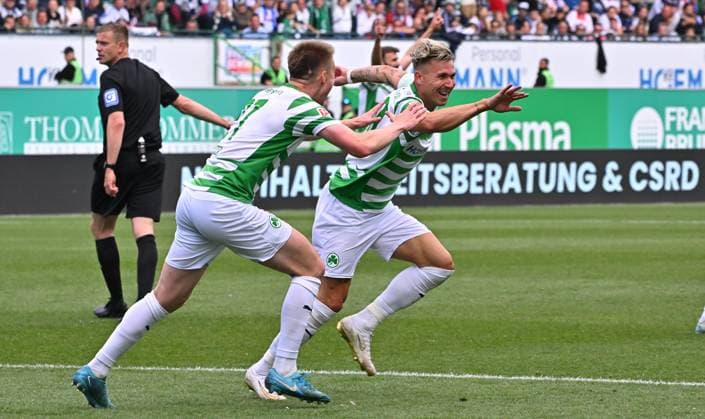 18 05 2025 Soccer season 2024 2025 2 Soccer Bundesliga 34 Matchday SpVgg Greuther Fürth Kleeblatt Hamburger HSV Hamburg HSV Sportfoto Zink MeZi xmexzix DFL regulations prohibit any use of photographs as image sequences and or quasi video only for editorial use Torjubel Jubel Freude nach Treffer Torschuß zum 3 1 durch Felix Klaus 30, SpVgg Greuther Fürth