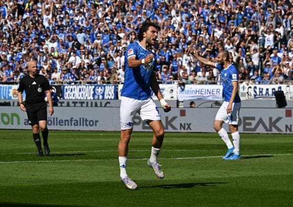 18 05 2025, xsltx, Soccer 2 Bundesliga, SV Darmstadt 98 Jahn Regensburg v l Fraser Hornby SV Darmstadt 98 celebrates his goal for 1 1 DFL DFB REGULATIONS PROHIBIT ANY USE OF PHOTOGRAPHS as IMAGE SEQUENCES and or QUASI VIDEO