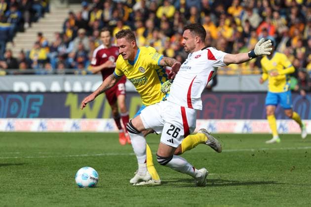 Braunschweig vs Nuremberg, 2 BL Braunschweig, 18 05 2025, FOOTBALL Eintracht Braunschweig vs 1 FC Nuremberg, 2 BL, Season 2024 25 Sebastian Polter Eintracht Braunschweig , Goalkeeper Christian Mathenia 1 FC Nuremberg Braunschweig