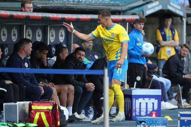 Braunschweig vs Nuremberg, 2 BL Braunschweig, 18 05 2025, FUßBALL Eintracht Braunschweig vs 1 FC Nuremberg, 2 BL, Season 2024 25 Sven Köhler Eintracht Braunschweig wut, verärgert, ärgerlich, aggressiv, wütend, sauer, angefressen, ärger, frust, frustriert, verzweifelt, Braunschweig