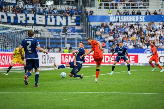 2 Soccer Bundesliga, Karlsruher SC SC Paderborn 07, 18 05 2025 Action 2 Soccer Bundesliga, Karlsruher SC SC Paderborn 07 BBBank Wildpark Karlsruhe, 18 05 2025 DFB DFL REGULATIONS PROHIBIT ANY USE OF PHOTOGRAPHS AS IMAGE SEQUENCES AND OR QUASI VIDEO Copyright: xBEAUTIFULxSPORTS Boscox