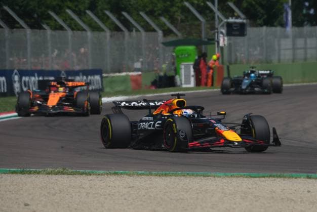 Formula 1 Grand Prix Emilia Romagna 2025 18 05 2025, Autodromo Enzo e Dino Ferrari, Imola, Formula 1 Grand Prix Emilia Romagna 2025 ,in the picture Max Verstappen NLD , Oracle Red Bull Racing, Oscar Piastri AUS , McLaren F1 Team, George Russell GBR , Mercedes AMG Petronas Formula One Team nordphotoxGmbHx xBratic nph00250