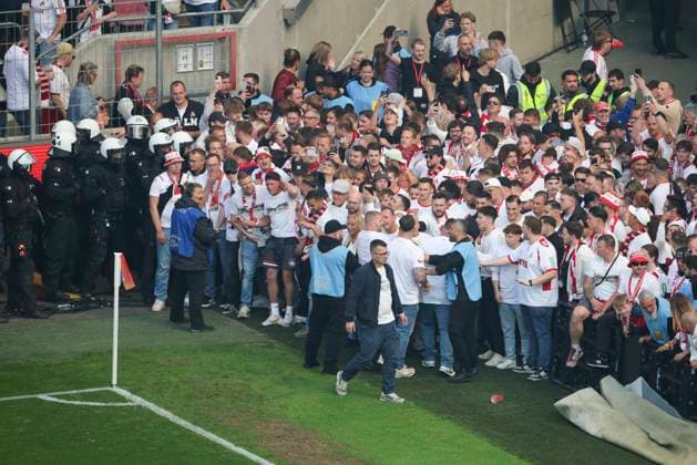 Soccer 2 Bundesliga, 1 FC Köln 1 FC Kaiserslautern, Matchday 34, RheinEnergieStadion Stewards and police try to prevent spectators from storming the stadium
