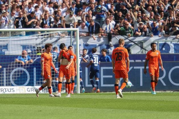 Dejected after scoring 3 0 Sebastian Klaas SC Paderborn 07, 26 Raphael Obermair SC Paderborn 07, 23 , Karlsruher SC vs SC Paderborn 07, 2 Bundesliga, 34 Matchday, 2024 2025, 18 05 2025, DFL REGULATIONS PROHIBIT ANY USE OF PHOTOGRAPHS AS IMAGE SEQUENCES AND OR QUASI VIDEO, Karlsruher SC vs SC Paderborn 07, 2 Bundesliga, 34 Matchday, 2024 2025, 18 05 2025 Karlsruhe Copyright: xEibner-Pressefoto JanxPrihodax EP_JPA