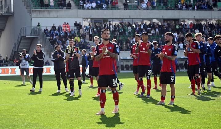 18 05 2025, xjhx, Fussball 2 Bundesliga, Spvgg Greuther Fuerth Hamburger SV v l Ludovit Reis Hamburger SV and team thanks the fans DFL DFB REGULATIONS PROHIBIT ANY USE OF PHOTOGRAPHS as IMAGE SEQUENCES and or QUASI VIDEO Fuerth