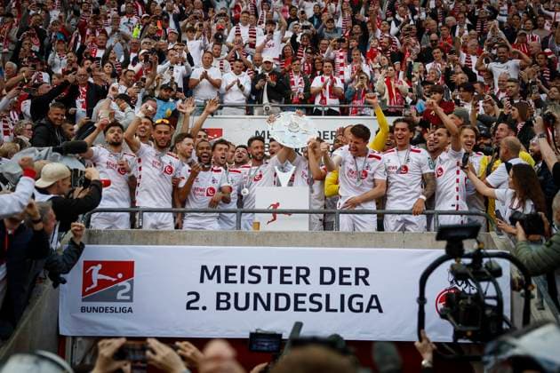 2 Soccer Bundesliga, 1 FC Köln 1 FC Kaiserslautern, 18 05 2025 Handover of the championship trophy of the 2 Soccer Bundesliga 34 Matchday of the 2 Soccer Bundesliga, 2 Soccer Bundesliga, 1 FC Köln 1 FC Kaiserslautern on 18 05 2025 at the RheinEnergie Stadium in Cologne THE DFL REGULATIONS PROHIBIT ANY USE OF PHOTOS AS PICTURE SEQUENCES AND OR QUASI VIDEO Copyright: xBEAUTIFULxSPORTS AxelxKohringx