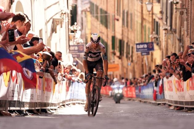Formolo Davide of Movistar Team during the stage 9 of the Giro d™Italia from Gubbio to Siena, Italy - Sunday, May 18, 2025. - cycling.  Copyright: xMassimoxPaolone LaPressex