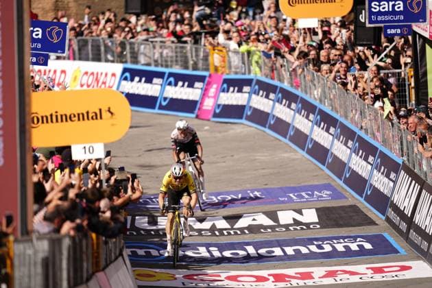 Van Aert Wout of Team Visma Lease A Bikeduring the stage 9 of the Giro d™Italia from Gubbio to Siena, Italy - Sunday, May 18, 2025. - cycling.  Copyright: xFabioxFerrari Lapressex