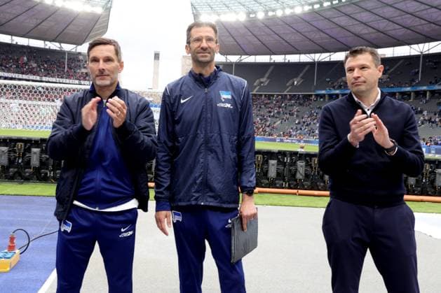DEU, DFL, 2 FBL, Hertha BSC vs Hannover 96, 18 05 2025, Berliner Olympiastadion, Berlin, DEU, DFL, 2 FBL, Hertha BSC vs Hannover 96, in the picture Head Coach Stefan Leitl Hertha BSC Berlin , Co Coach Andre Mijatovic Hertha BSC Berlin , Benjamin Weber Sport Director, Hertha BSC Berlin DFL regulations prohibit any use of Photographs as image sequences and or quasi video nordphotoxGmbHx xEngler nph00076