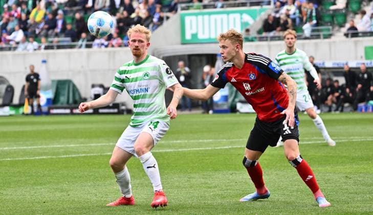 18 05 2025 Soccer Season 2024 2025 2 Soccer Bundesliga 34 Matchday SpVgg Greuther Fürth Kleeblatt Hamburger HSV Hamburg HSV Sportfoto Zink xwoxzix DFL regulations prohibit any use of photographs as image sequences and or quasi video only for editorial use Jomaine Consbruch 14, SpVgg Greuther Fürth Adam Karabec 17, Hamburger SV HSV