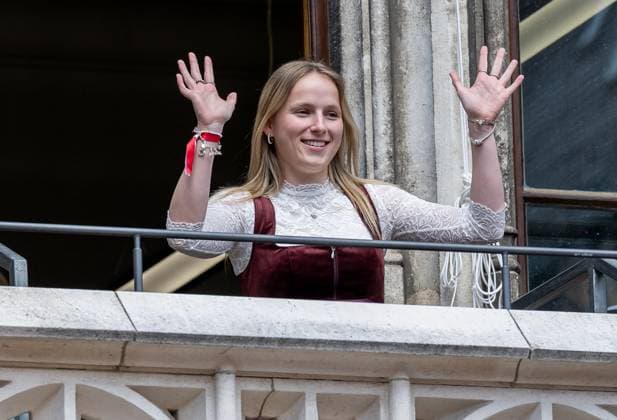 Franziska Kett FC Bayern Muenchen women, 20 Reception and championship ceremony FC Bayern Muenchen men and women, football, Bundesliga, 2024 2025 season, 18 05 2025 Reception and championship ceremony FC Bayern Muenchen men and women, football, Bundesliga, 2024 2025 season, 18 05 2025 Muenchen Copyright: xEibner-Pressefoto HeikexFeinerx EP_HFR