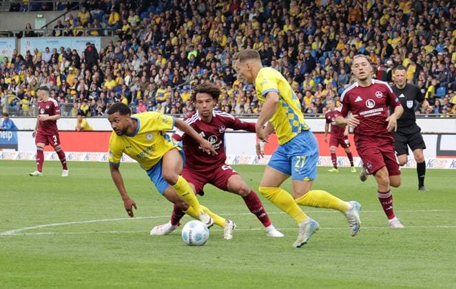 Leon Bell Bell Eintracht Braunschweig , Janis Antiste Nuernberg , Sven Koehler Eintracht Braunschweig Football, Men, Season 2024 2025 2 BL, Eintracht Stadion, Eintracht Braunschweig vs 1 FC Nuernberg, 1 4 Braunschweig must go to relegation DFL REGULATIONS PROHIBIT ANY USE OF PHOTOGRAPHS AS IMAGE SEQUENCES AND OR QUASI VIDEO