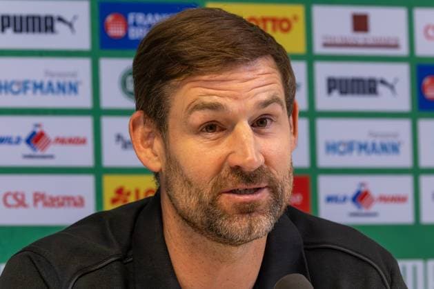 Coach Thomas Kleine Spvgg Greuther Fuerth at the press conference, Spvgg Greuther Fuerth vs Hamburger SV Football, 2 Bundesliga, DFL, Saison 2024 2025, Rueckrunde, 34 Spieltag, 18 05 2025 DFB regulations prohibit any use of photographs as image sequences and or quasi video Copyright: xkolbert-press MartinxAgüerax