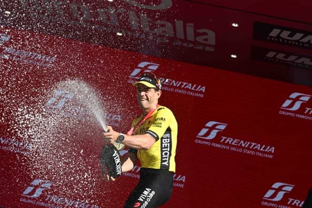 18-05-2025 Giro D italia; Tappa 09 Gubbio - Siena; 2025, Visma - Lease A Bike; Van Aert, Wout; Siena; 