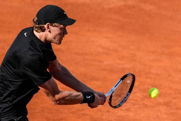 Internazionali BNL D Italia 2025 - Day Fourteen Jannik Sinner of Italy in action against Carlos Alcaraz of Spain during the Internazionali BNL d™Italia Day Fourteen Final match at Foro Italico on May 18, 2025 in Rome, Italy. Rome Foro Italico Lazio Italy Copyright: xGiuseppexMaffiax IBI_Day14_180525_DSC3530