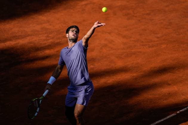Internazionali BNL D Italia 2025 - Day Fourteen Carlos Alcaraz of Spain in action against Jannik Sinner of Italy during the Internazionali BNL d™Italia Day Fourteen Final match at Foro Italico on May 18, 2025 in Rome, Italy. Rome Foro Italico Lazio Italy Copyright: xGiuseppexMaffiax IBI_Day14_180525_DSC3945