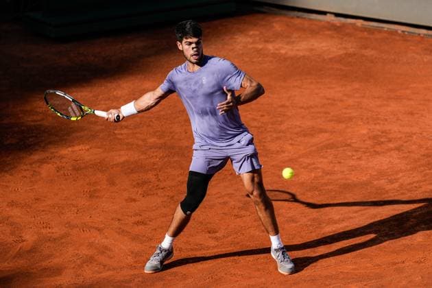Internazionali BNL D Italia 2025 - Day Fourteen Carlos Alcaraz of Spain in action against Jannik Sinner of Italy during the Internazionali BNL d™Italia Day Fourteen Final match at Foro Italico on May 18, 2025 in Rome, Italy. Rome Foro Italico Lazio Italy Copyright: xGiuseppexMaffiax IBI_Day14_180525_DSC3984