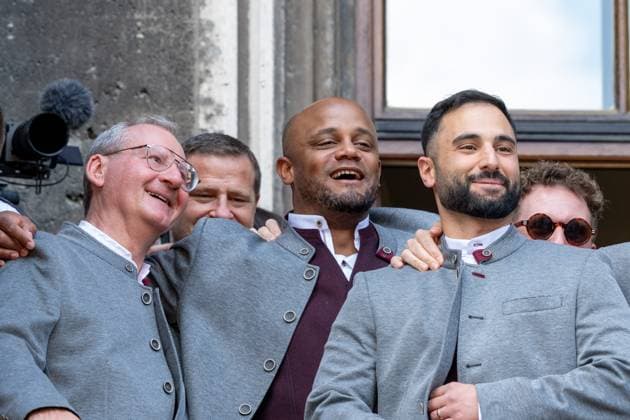Prof Dr Dieter Mayer 1 Vice President FC Bayern München eV, Head Coach Vincent Kompany FC Bayern Muenchen , Rene Maric, Co Coach FC Bayern Muenchen , Meisterfeier, Rathausbalkon, FC Bayern Muenchen und FC Bayern Frauen, Fussball, 18 05 2025 DFB regulations prohibit any use of photographs as image sequences and or quasi video Muenchen Bayern Deutschland Copyright: xkolbert-press UlrichxGamelx