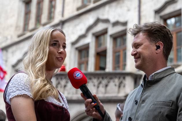 Giulia Gwinn 7 FC Bayern Muenchen Frauen im Interview, Meisterfeier, Rathausbalkon, FC Bayern Muenchen und FC Bayern Frauen, Fussball, 18 05 2025 DFB regulations prohibit any use of photographs as image sequences and or quasi video Muenchen Bayern Deutschland Copyright: xkolbert-press UlrichxGamelx