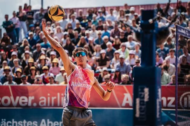 Beach volleyball men Allianz German Beach Tour 2025 Tourstop Düsseldorf 18 05 2025 Kristians Fokerots on the attack Düsseldorf Robert Lehr Ufer Nordrhein Westfalen Germany