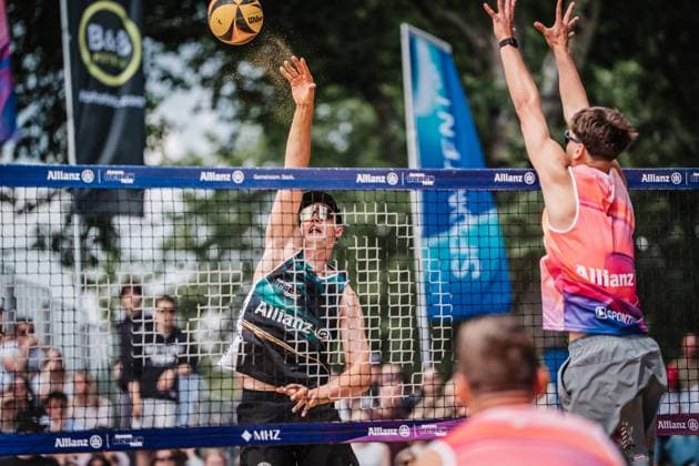 Beach volleyball men Allianz German Beach Tour 2025 Tourstop Düsseldorf 18 05 2025 Robin Sowa on the attack Düsseldorf Robert Lehr Ufer Nordrhein Westfalen Germany