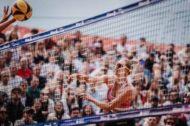 Beach volleyball women Allianz German Beach Tour 2025 Tourstop Düsseldorf 18 05 2025 Tabea Schwarz on the attack Düsseldorf Robert Lehr Ufer Nordrhein Westfalen Germany